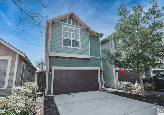 1st image of 814 W 26th St #A, Houston, TX 77008 | MLS# 94970925
