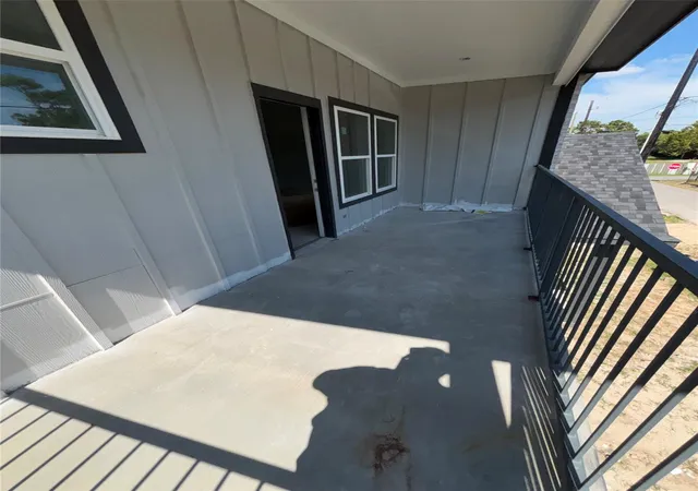 Photo 2 of Multi family home for sale at 1006 Garapan St #A, Houston, TX 77091 | MLS# 14133037 | Listing updated on 2026-08-04