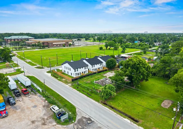 30th image of 8445 Furray A/b Rd, Houston, TX 77028 | MLS# 80223229
