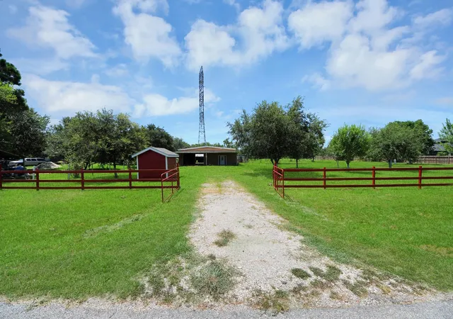 1st image of 694 County Road 941, Alvin, TX 77511 | MLS# 68509092