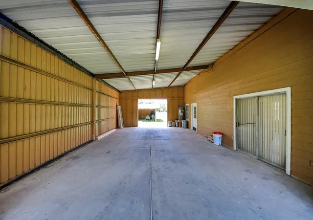 5th image of 694 County Road 941, Alvin, TX 77511 | MLS# 68509092