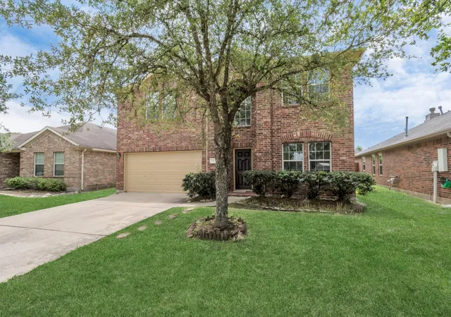 Photo 2 of Single family home for sale at 2921 Meridian Bay Ln, Dickinson, TX 77539 | MLS# 38361219 | Listing updated on 2026-07-20