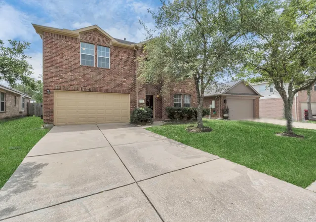 Photo 3 of Single family home for sale at 2921 Meridian Bay Ln, Dickinson, TX 77539 | MLS# 38361219 | Listing updated on 2026-07-20