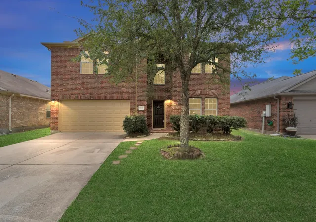 Photo 3 of Single family home for sale at 2921 Meridian Bay Ln, Dickinson, TX 77539 | MLS# 38361219 | Listing updated on 2026-07-20