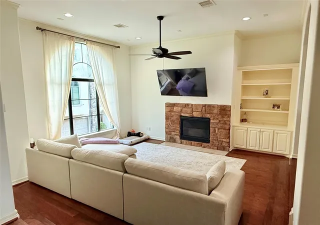 5th image of 11206 Mattina Dr, Houston, TX 77042 | MLS# 5641331