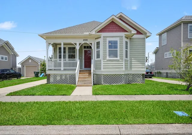 Photo 1 of Single family home for sale at 4506 N Live Oak Cir, Galveston, TX 77550 | MLS# 71987595 | Listing updated on 2026-08-18