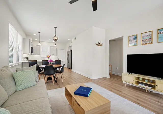 Photo 2 of Single family home for sale at 4506 N Live Oak Cir, Galveston, TX 77550 | MLS# 71987595 | Listing updated on 2026-08-18