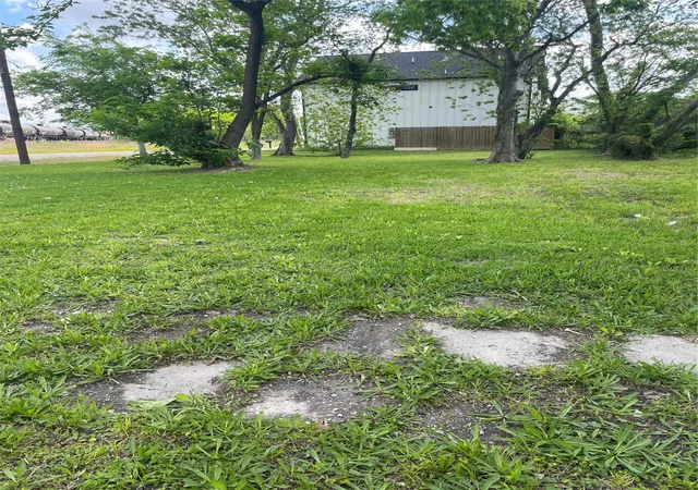 Photo 1 of Land for sale at 1920 Bringhurst St, Houston, TX 77020 | MLS# 4092114 | Listing updated on 2026-04-30
