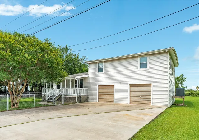 Photo 1 of Single family home for sale at 2812 N Sonny Ln, Galveston, TX 77554 | MLS# 59201500 | Listing updated on 2026-07-30