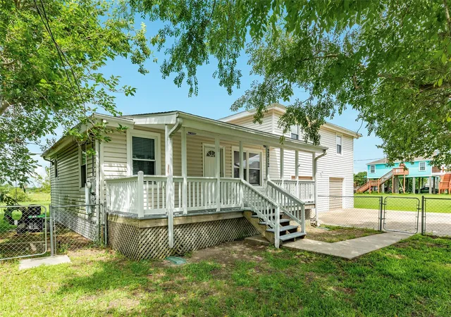 Photo 2 of Single family home for sale at 2812 N Sonny Ln, Galveston, TX 77554 | MLS# 59201500 | Listing updated on 2026-07-30