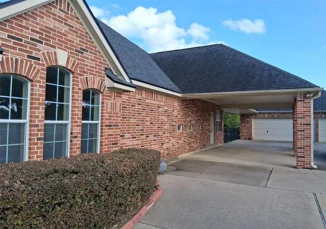 Photo 2 of Single family home for sale at 2519 Sandy Point Dr, Richmond, TX 77406 | MLS# 97512184 | Listing updated on 2026-09-19