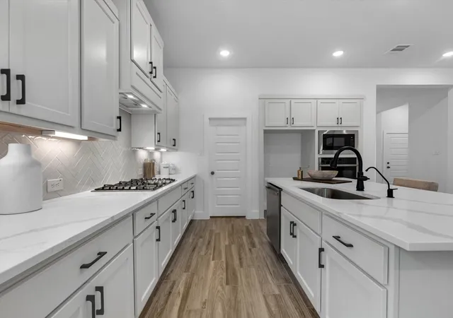 Photo 2 of Sale Pending at 7058 N Lake Clopton Dr, Montgomery, TX 77316 | MLS# 41200474 | Listing updated on 2026-09-04