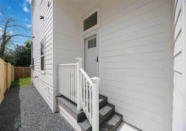 5th image of 10610 Ashville Dr, Houston, TX 77051 | MLS# 51685490