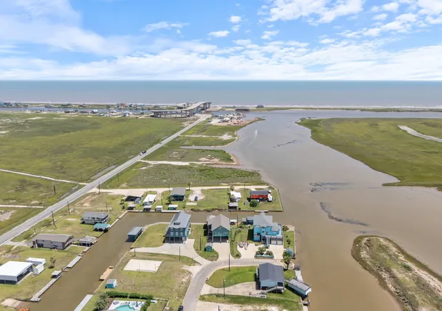 image of 1301 County Road 209, Bay City, TX 77414 | MLS# 71550649