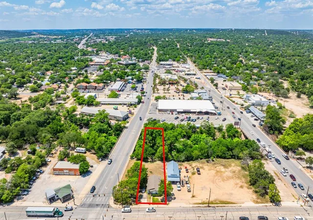 Photo 3 of Single family home for sale at 208 Francisco Lemos St, Kerrville, TX 78028 | MLS# 86718916 | Listing updated on 2025-12-01