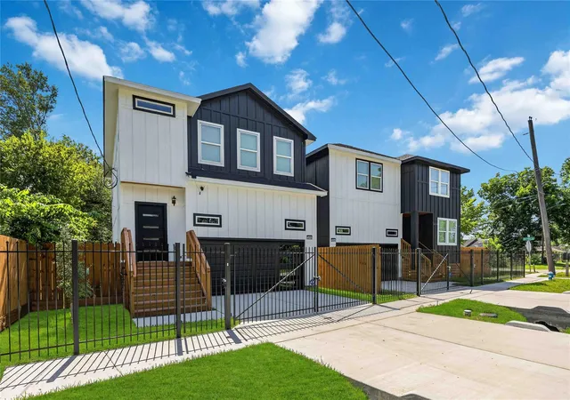 Photo 3 of Single family home for sale at 3804 Sayers St, Houston, TX 77026 | MLS# 82624030 | Listing updated on 2026-08-22