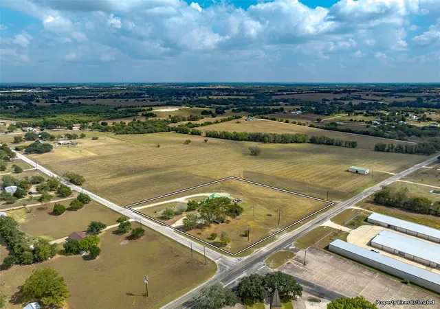 3rd image of 1441 Salem Rd, Brenham, TX 77833 | MLS# 31705176