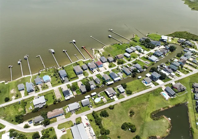 10th image of 1612 Dick Bay Dr, Dickinson, TX 77539 | MLS# 19455874