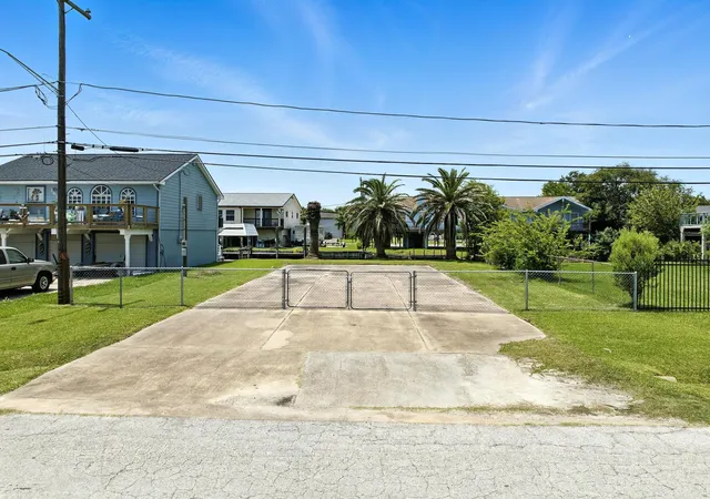 4th image of 1612 Dick Bay Dr, Dickinson, TX 77539 | MLS# 19455874