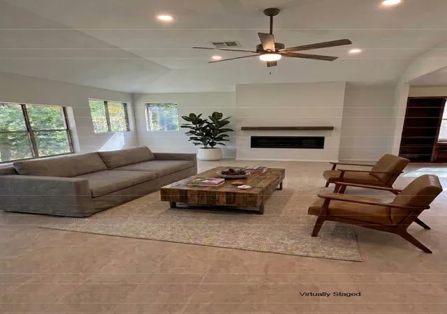 5th image of 130 W Creekview Dr, Fredericksburg, TX 78624 | MLS# 92631297