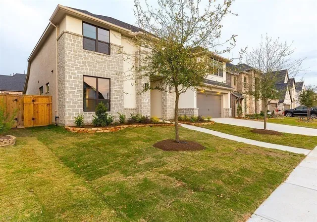 Photo 2 of Single family home for sale at 4415 Windy Oaks Dr, Fulshear, TX 77441 | MLS# 47235072 | Listing updated on 2026-07-28