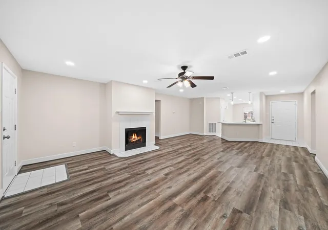 4th image of 2134 Tower Bridge Rd, Pearland, TX 77581 | MLS# 91011435