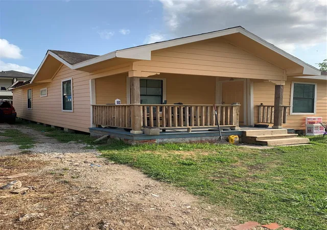Photo 2 of Single family home for sale at 4210 Oats St, Houston, TX 77020 | MLS# 30098428 | Listing updated on 2026-06-22