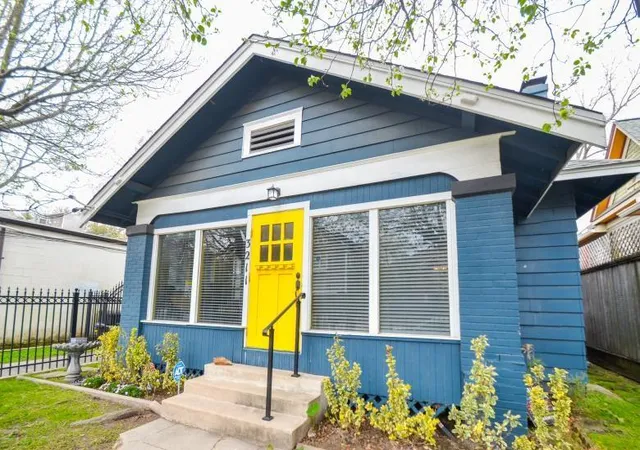 3rd image of 3211 Beauchamp St, Houston, TX 77009 | MLS# 83752749