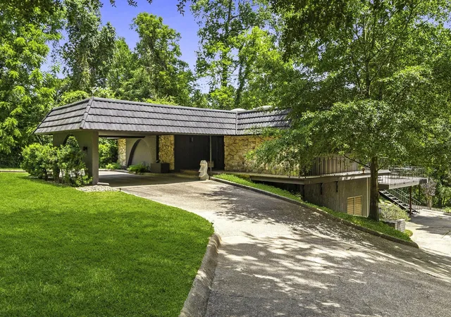 5th image of 827 Magnolia St, Livingston, TX 77351 | MLS# 30331694