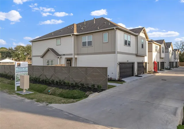 2nd image of 6535 6537 Rena St, Houston, TX 77092 | MLS# 12041711