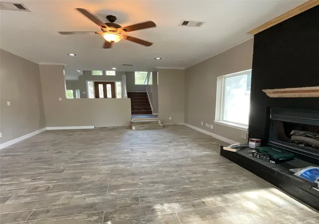 Photo 3 of Single family home for sale at 122 April Wind Dr E, Montgomery, TX 77356 | MLS# 26516035 | Listing updated on 2026-09-15