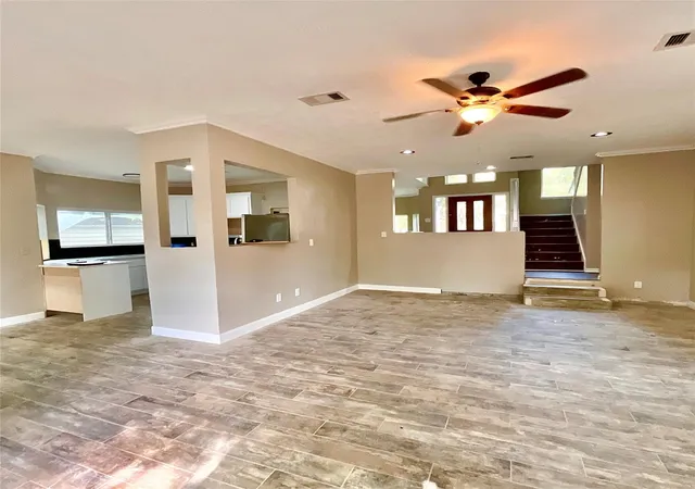 Photo 4 of Single family home for sale at 122 April Wind Dr E, Montgomery, TX 77356 | MLS# 26516035 | Listing updated on 2026-09-15
