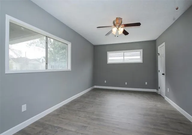Photo 3 of Sale Pending at 402 S 72Nd St, Houston, TX 77011 | MLS# 96820702 | Listing updated on 2026-09-16