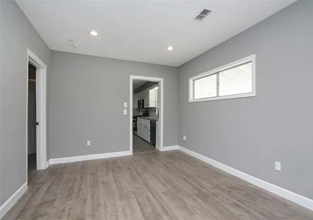 Photo 4 of Sale Pending at 402 S 72Nd St, Houston, TX 77011 | MLS# 96820702 | Listing updated on 2026-09-16