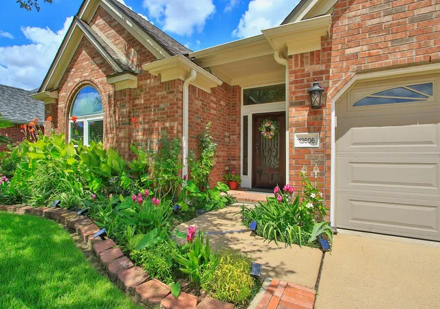 Photo 2 of Single family home for sale at 13606 Treebank Ln, Houston, TX 77070 | MLS# 10152833 | Listing updated on 2026-09-12