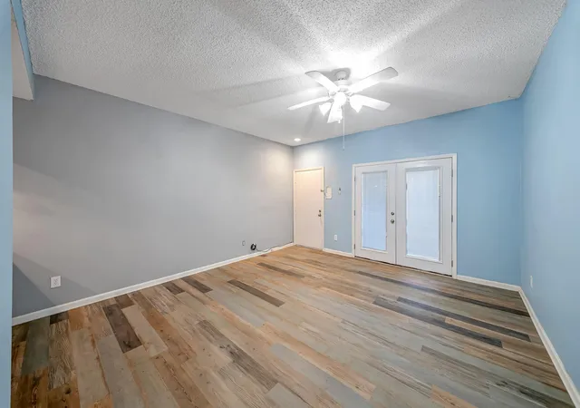 Photo 2 of Sale Pending at 7095 N Holiday Dr, Galveston, TX 77550 | MLS# 46299346 | Listing updated on 2026-09-10