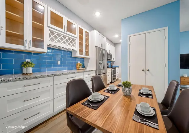 Listing Photo 4 - Condo for sale in building located at 7095 N Holiday Dr, Galveston, TX 77550