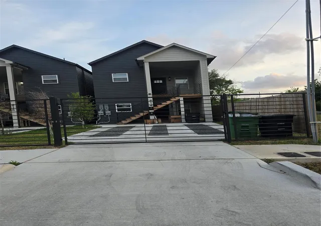 2nd image of 428 1/2 N Carolina St, Houston, TX 77029 | MLS# 4583063