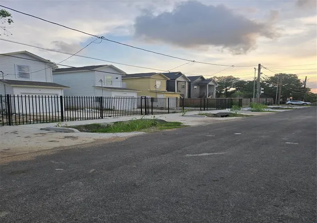 6th image of 428 1/2 N Carolina St, Houston, TX 77029 | MLS# 4583063