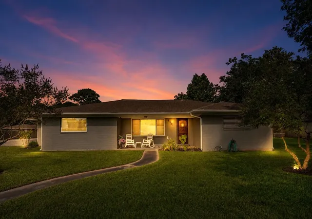 2nd image of 5501 Main St, Santa Fe, TX 77510 | MLS# 92630335