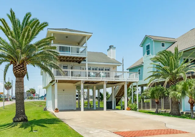 Photo 3 of Single family home for sale at 25138 Intrepid Ln, Galveston, TX 77554 | MLS# 32362049 | Listing updated on 2026-08-25