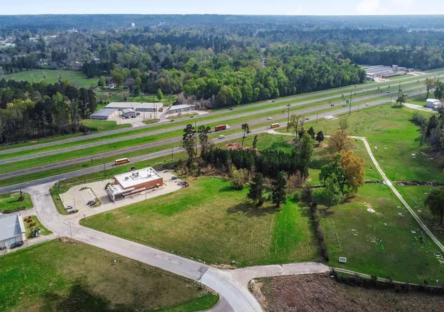 2nd image of 003 W Park Dr, Livingston, TX 77351 | MLS# 92621460