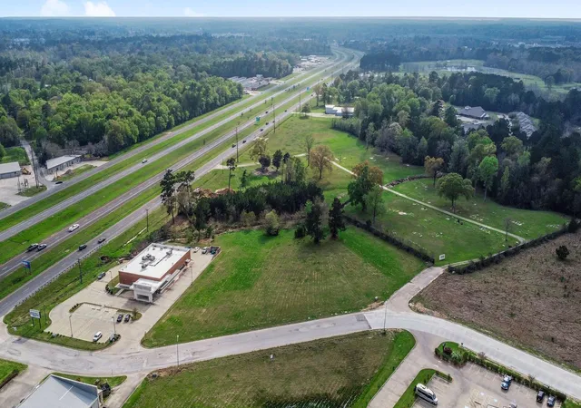 6th image of 003 W Park Dr, Livingston, TX 77351 | MLS# 92621460