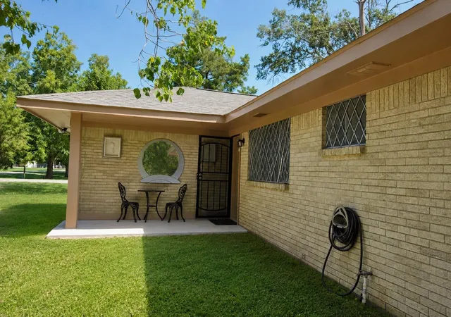 Photo 3 of Single family home for sale at 3811 Cedar St, Damon, TX 77430 | MLS# 35806869 | Listing updated on 2026-09-13