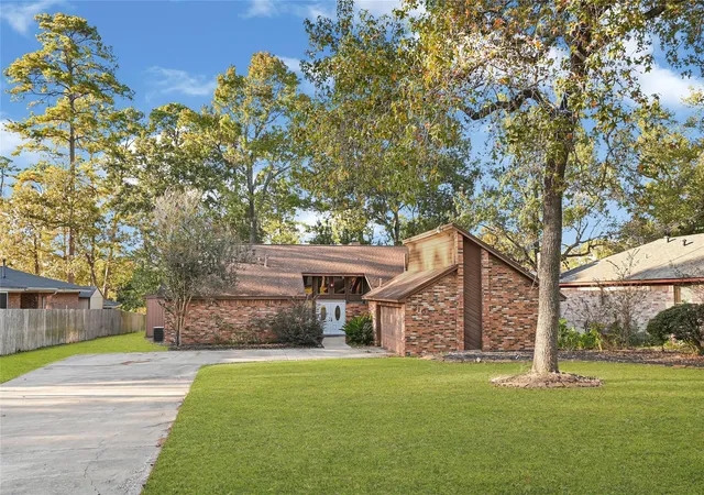 Photo 4 of Sale Pending at 2106 White Feather Trl, Crosby, TX 77532 | MLS# 17557995 | Listing updated on 2026-09-10