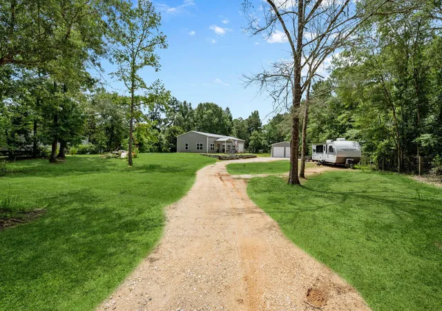 2nd image of 376 Jill St, Shepherd, TX 77371 | MLS# 92630171