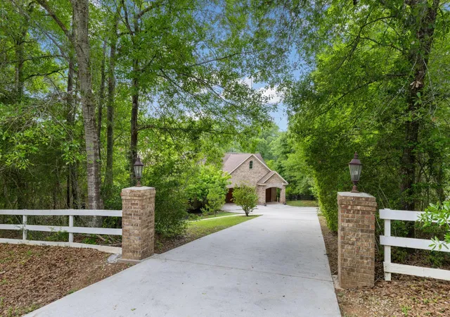 Photo 2 of Mansion for sale at 7421 Enchanted Strm Dr, Conroe, TX 77304 | MLS# 54324387 | Listing updated on 2026-09-16