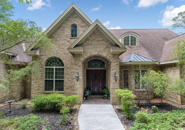 Photo 3 of Single family home for sale at 7421 Enchanted Strm Dr, Conroe, TX 77304 | MLS# 54324387 | Listing updated on 2026-09-16