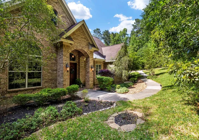 Photo 4 of Single family home for sale at 7421 Enchanted Strm Dr, Conroe, TX 77304 | MLS# 54324387 | Listing updated on 2026-09-16