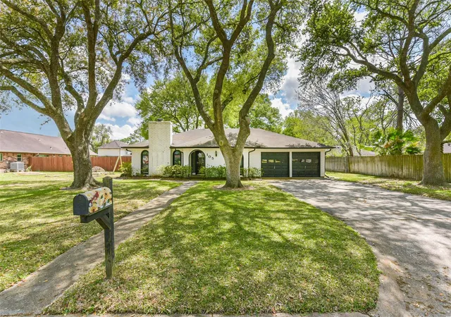 Homes for sale in Alvin, TX | 105 W Wildwinn Dr, Alvin, TX 77511 | MLS# 96702144